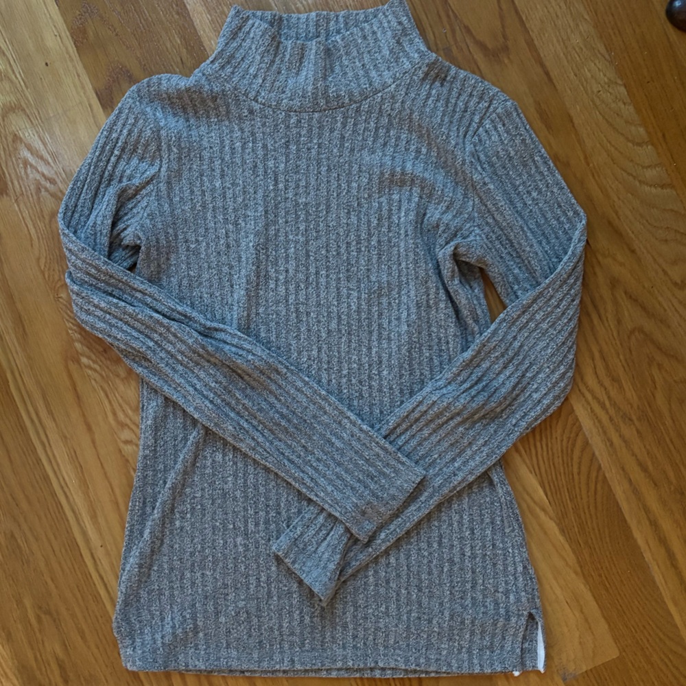Aritzia Wilfred Gray Ribbed Turtleneck Sweater